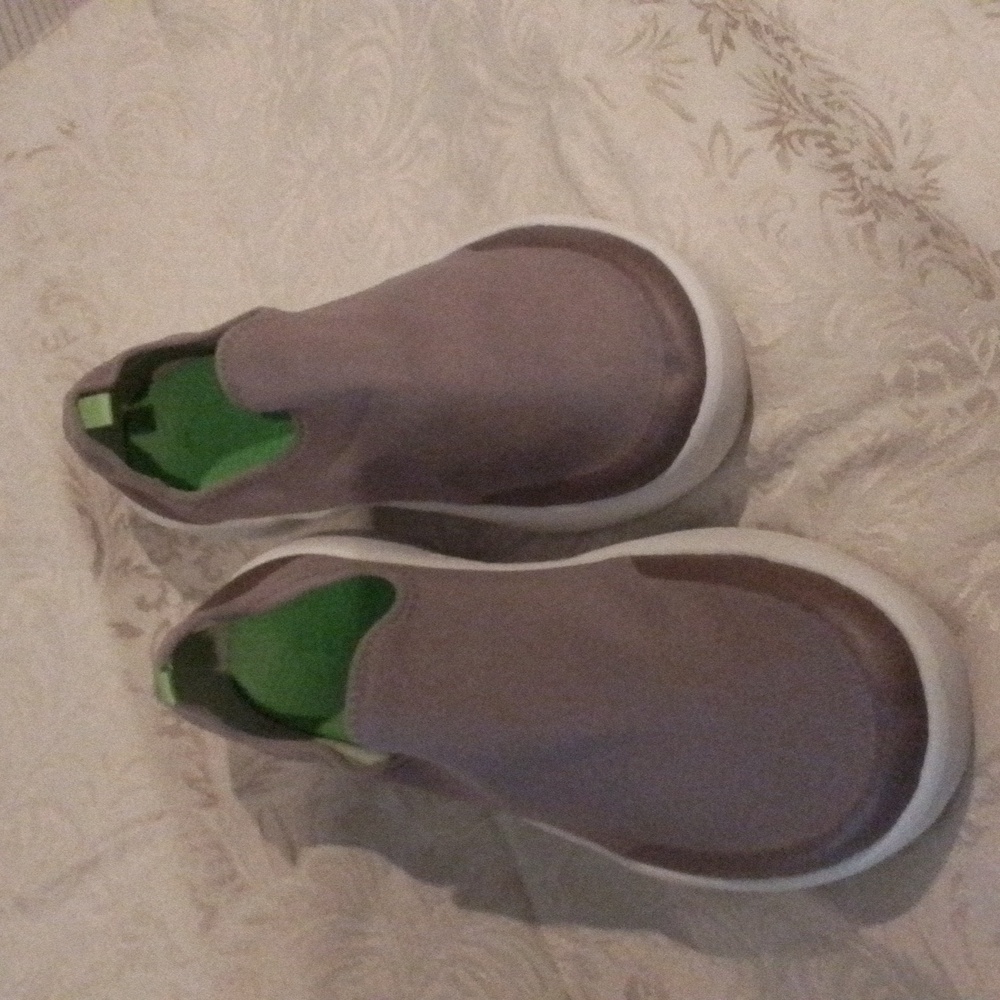 OOFOS OOmg eeZee Shoes, women's size 9, mauve